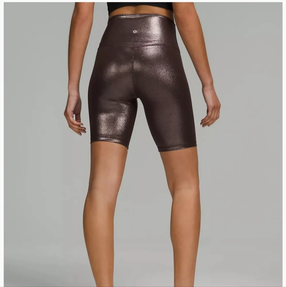 Lululemon women's shorts - Picture 2 of 5